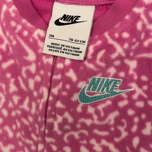💕NWT NIKE ZIP UP ONESIE💕 - Picture 5 of 7